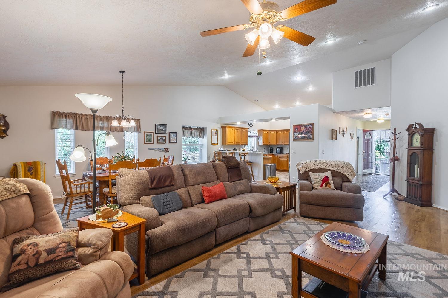 703 N Dover Crt, Nampa, Idaho 83651, 3 Bedrooms, 2 Bathrooms, Residential For Sale, Price $347,000,MLS 98988881