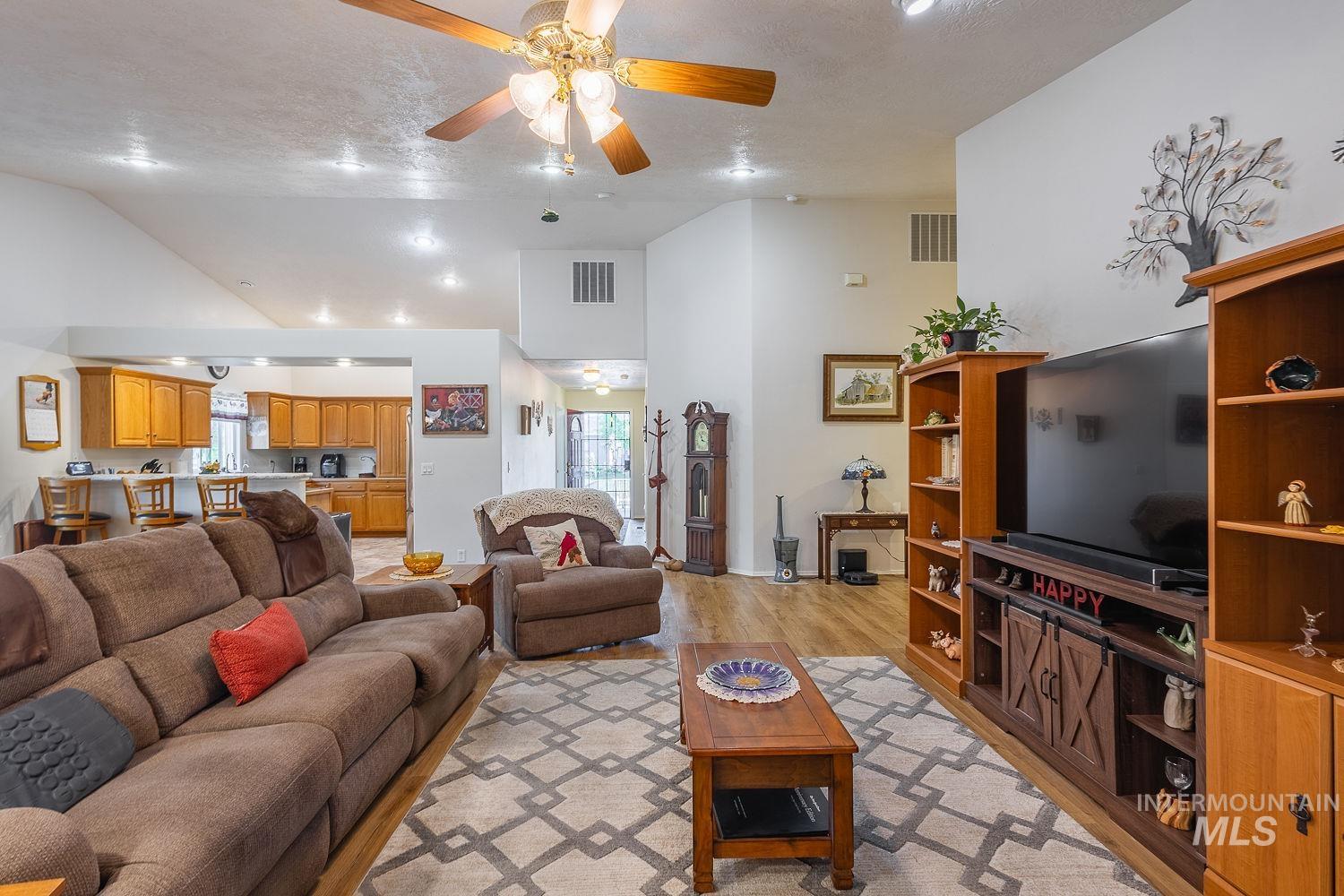 703 N Dover Crt, Nampa, Idaho 83651, 3 Bedrooms, 2 Bathrooms, Residential For Sale, Price $347,000,MLS 98988881