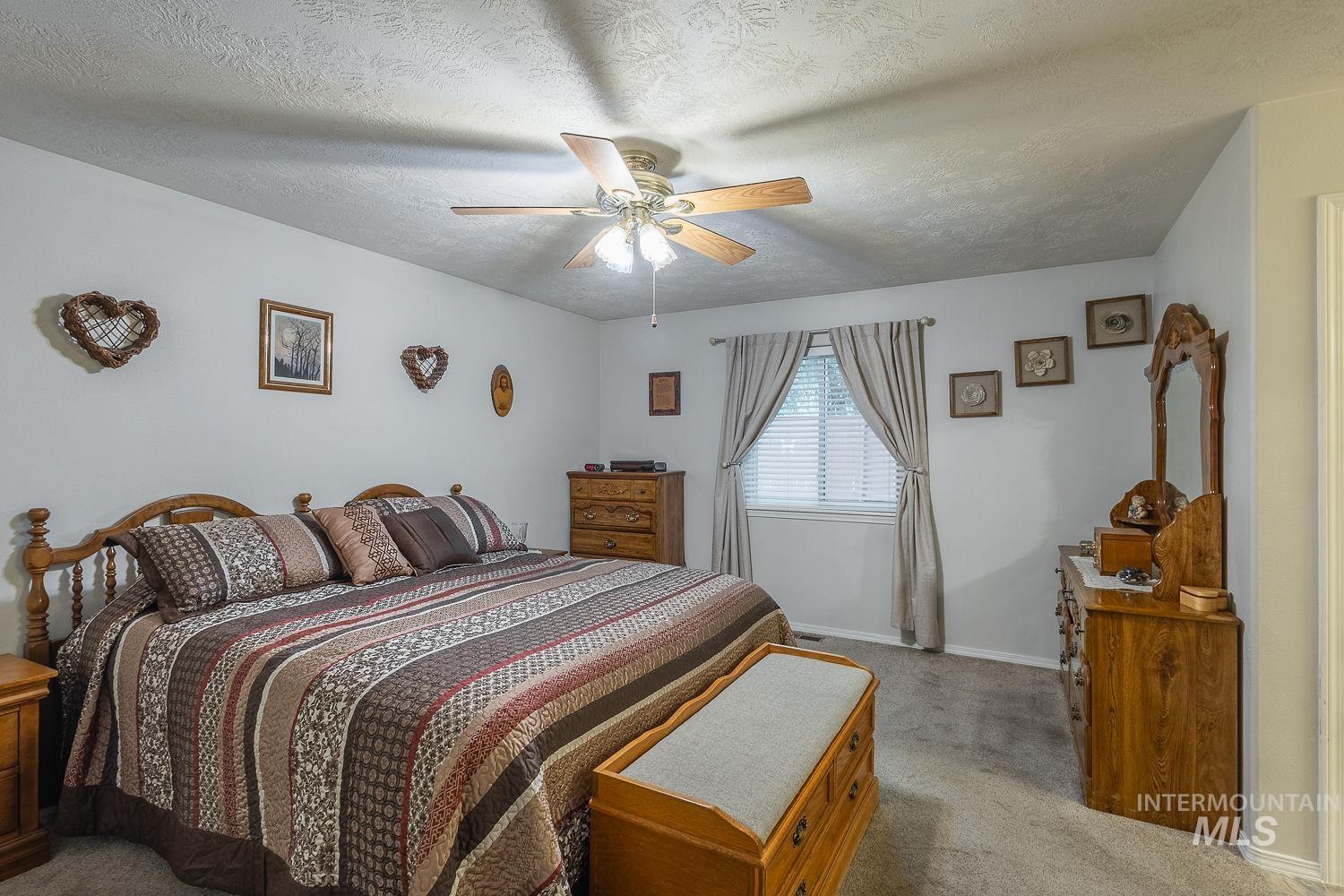 703 N Dover Crt, Nampa, Idaho 83651, 3 Bedrooms, 2 Bathrooms, Residential For Sale, Price $347,000,MLS 98988881