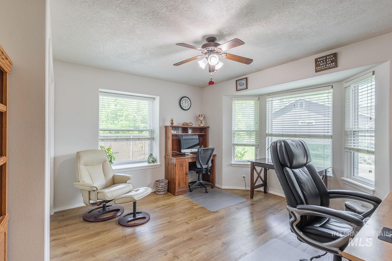 703 N Dover Crt, Nampa, Idaho 83651, 3 Bedrooms, 2 Bathrooms, Residential For Sale, Price $347,000,MLS 98988881