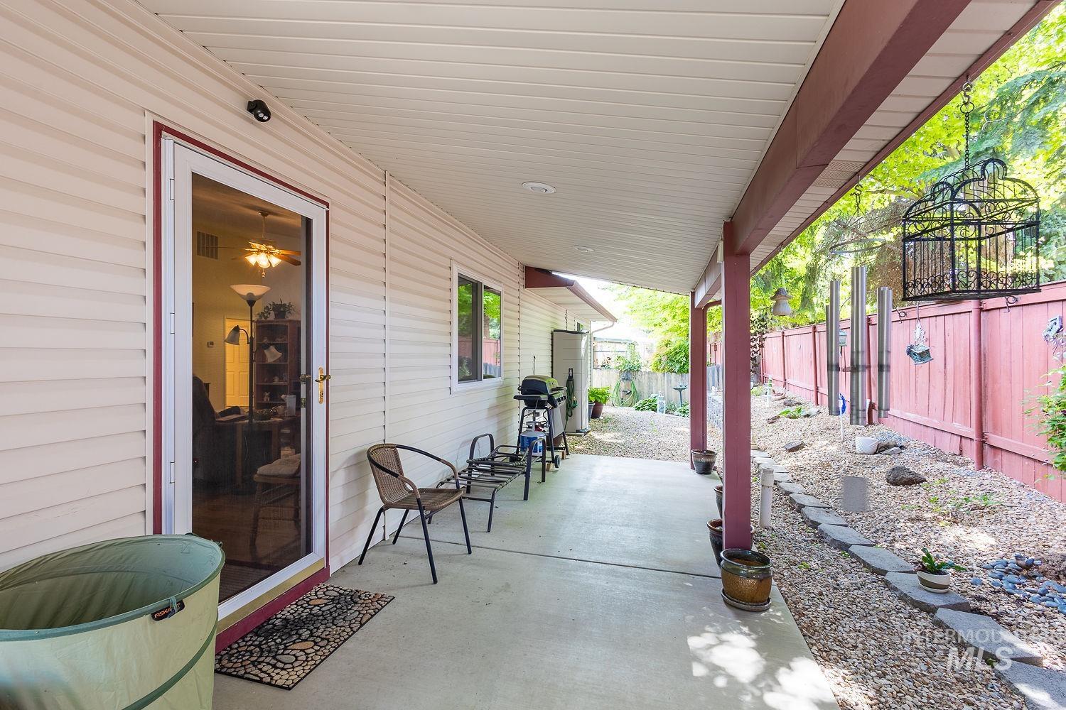 703 N Dover Crt, Nampa, Idaho 83651, 3 Bedrooms, 2 Bathrooms, Residential For Sale, Price $347,000,MLS 98988881