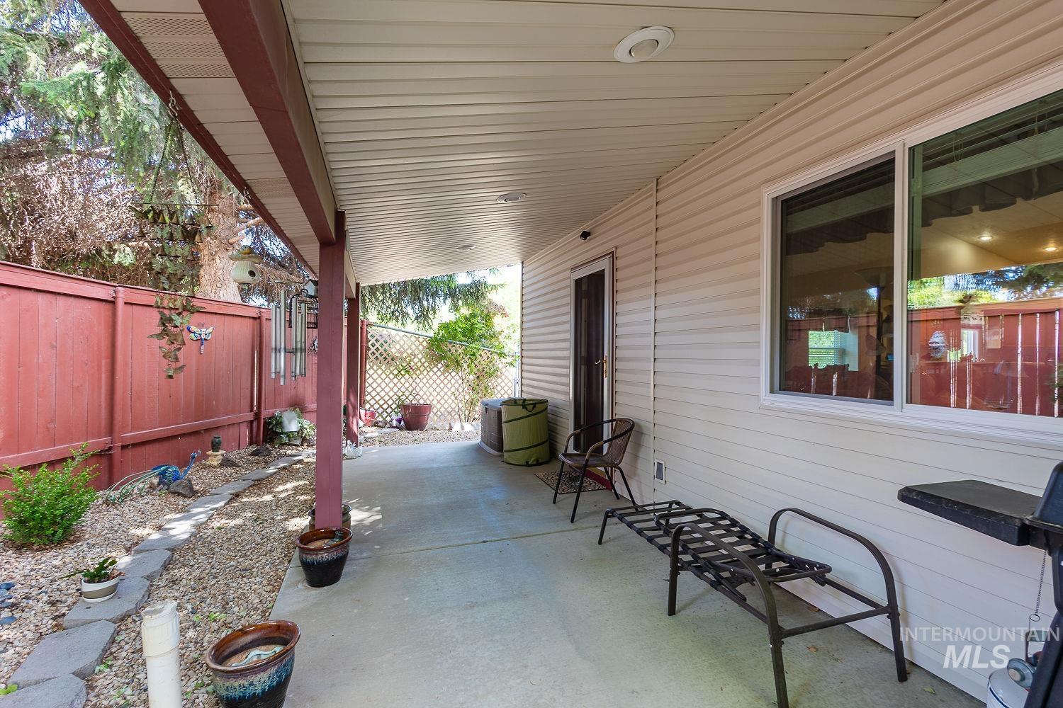703 N Dover Crt, Nampa, Idaho 83651, 3 Bedrooms, 2 Bathrooms, Residential For Sale, Price $347,000,MLS 98988881