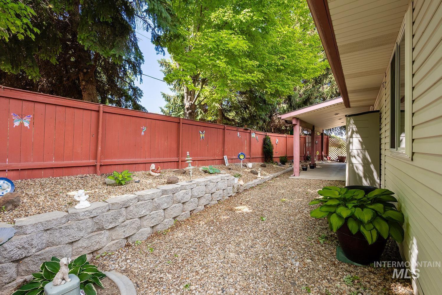 703 N Dover Crt, Nampa, Idaho 83651, 3 Bedrooms, 2 Bathrooms, Residential For Sale, Price $347,000,MLS 98988881