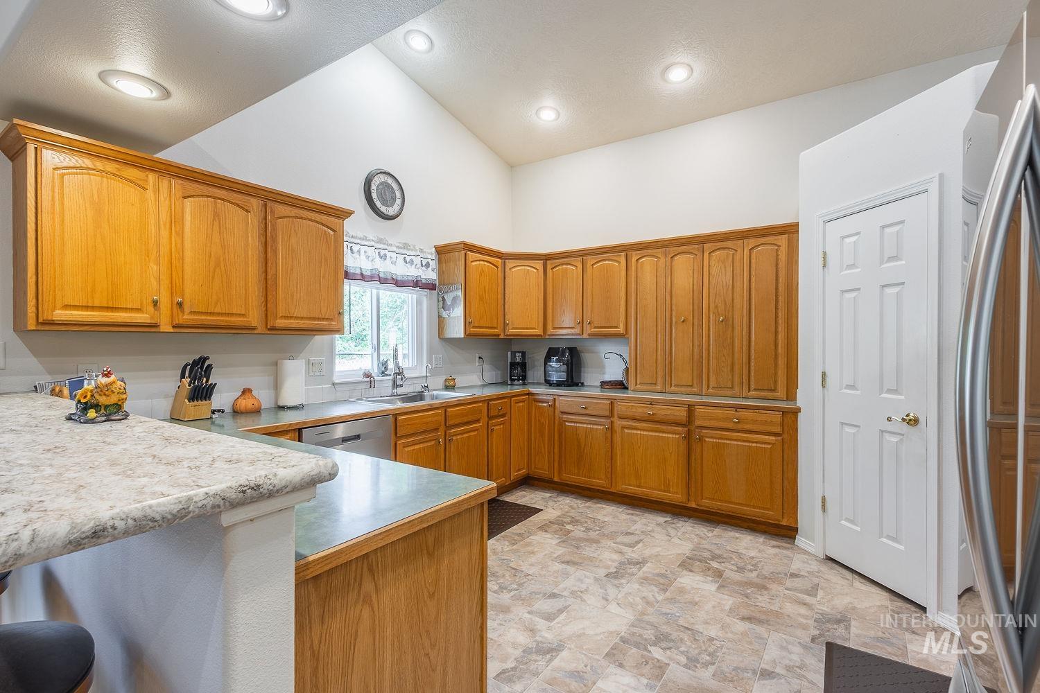 703 N Dover Crt, Nampa, Idaho 83651, 3 Bedrooms, 2 Bathrooms, Residential For Sale, Price $347,000,MLS 98988881