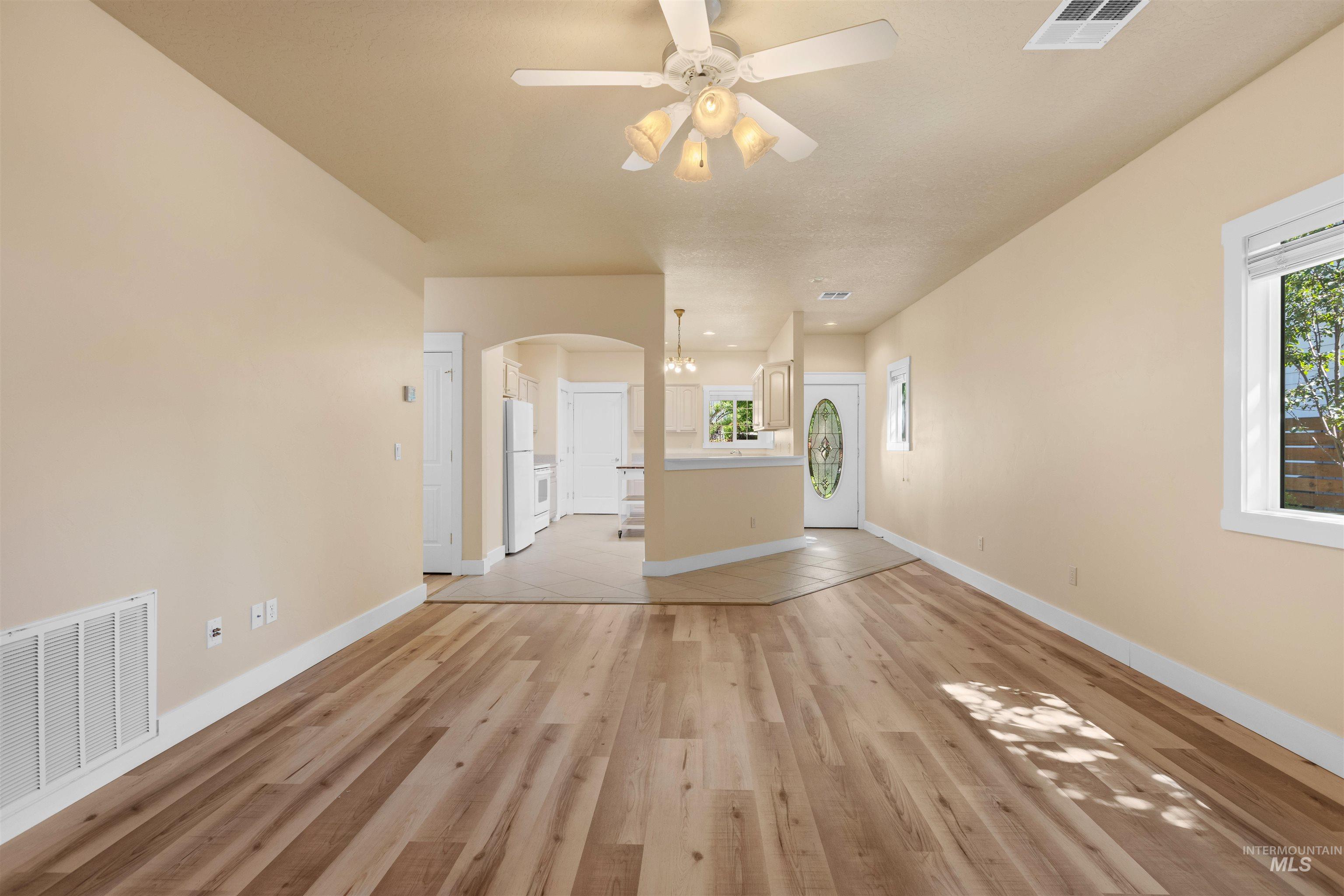 6201 W Geneva Street, Boise, Idaho 83703, 2 Bedrooms, 2 Bathrooms, Residential For Sale, Price $449,000,MLS 98988884