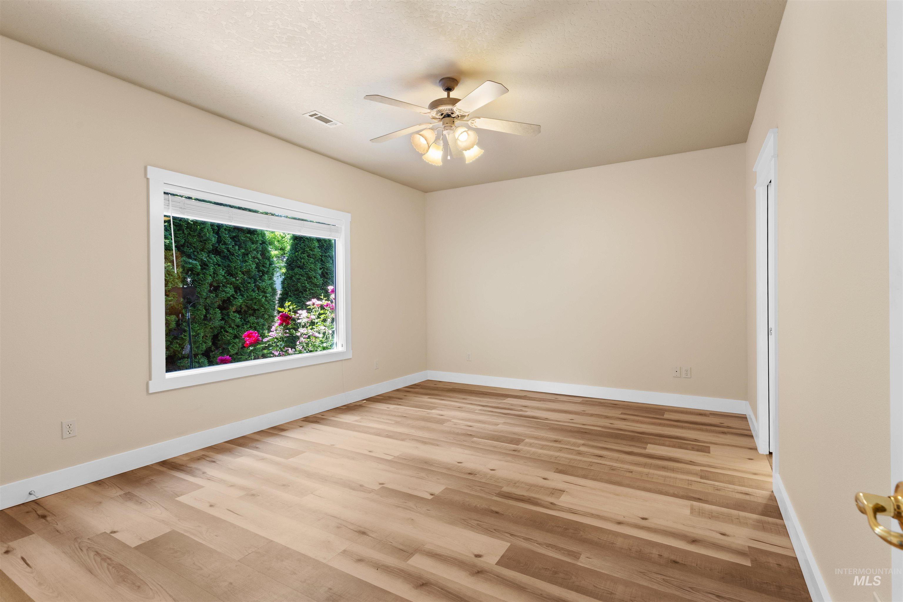 6201 W Geneva Street, Boise, Idaho 83703, 2 Bedrooms, 2 Bathrooms, Residential For Sale, Price $449,000,MLS 98988884