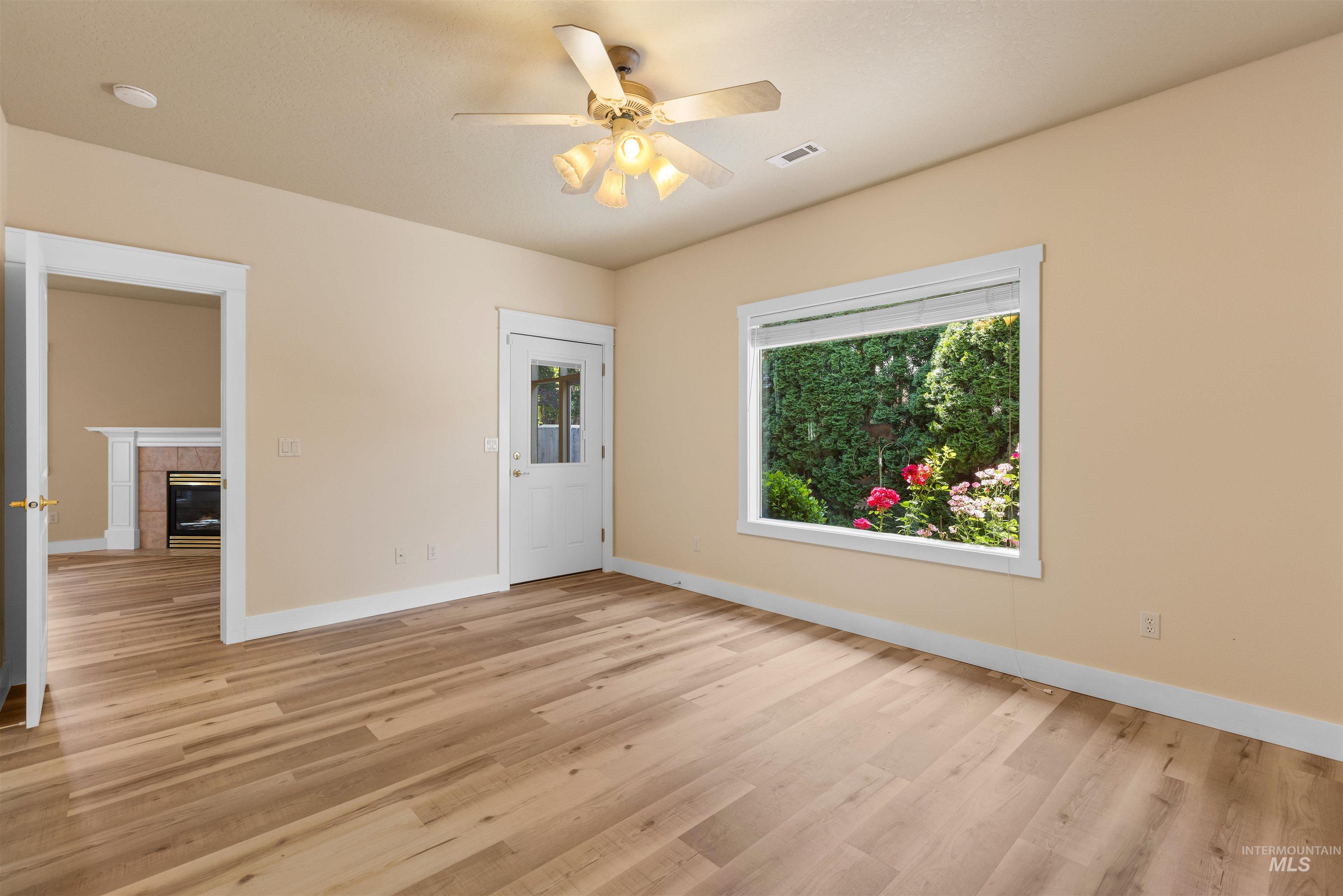 6201 W Geneva Street, Boise, Idaho 83703, 2 Bedrooms, 2 Bathrooms, Residential For Sale, Price $449,000,MLS 98988884