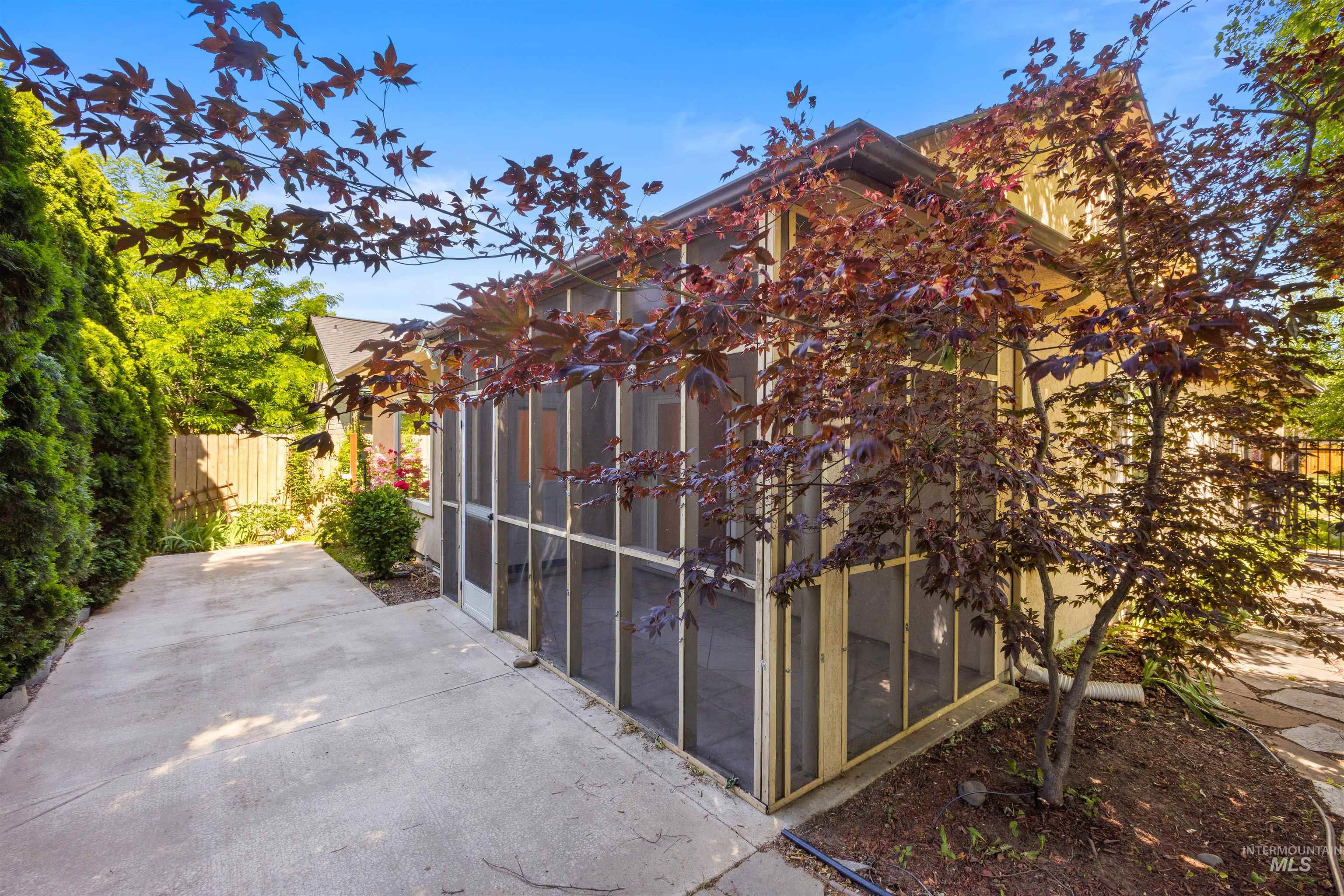 6201 W Geneva Street, Boise, Idaho 83703, 2 Bedrooms, 2 Bathrooms, Residential For Sale, Price $449,000,MLS 98988884