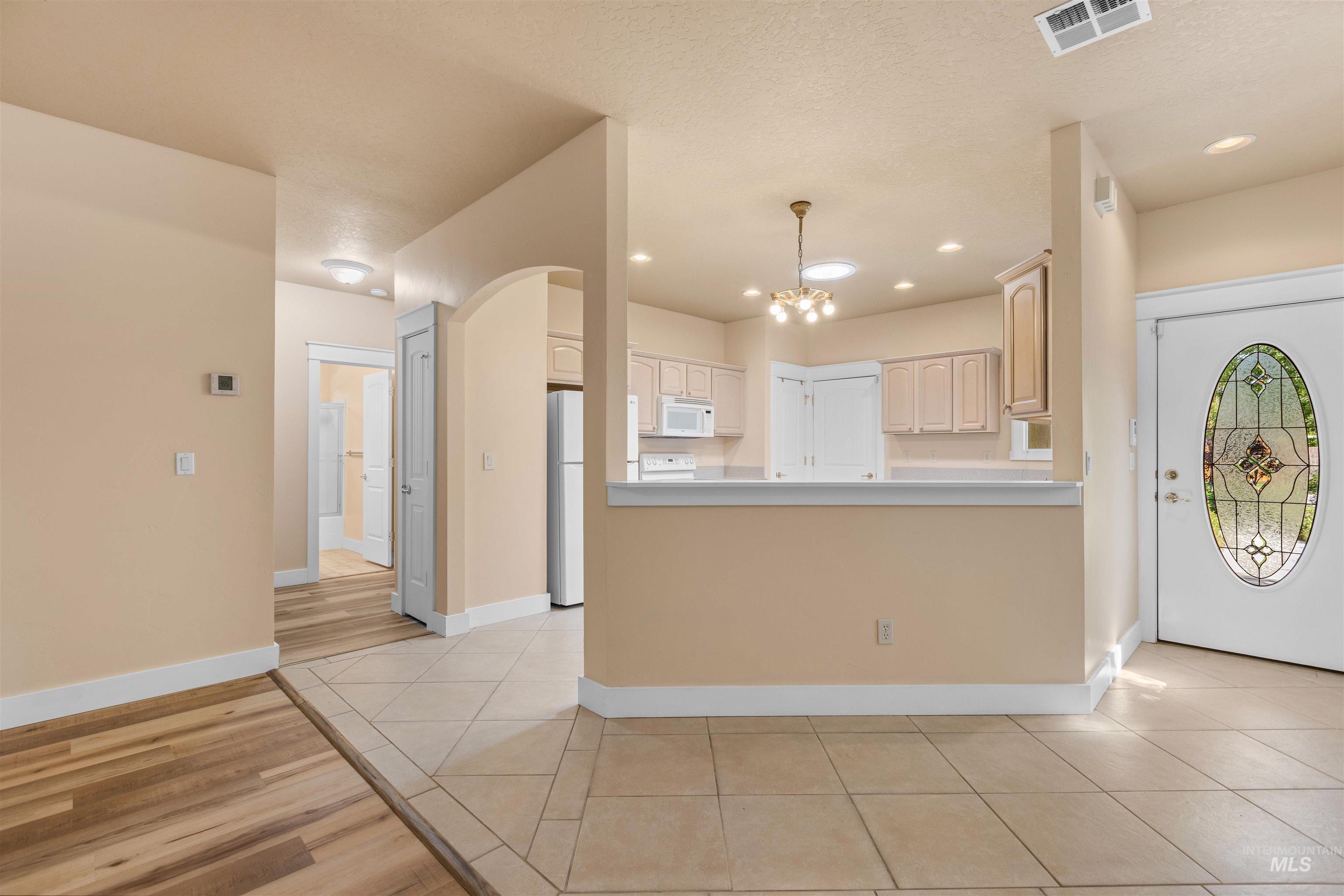 6201 W Geneva Street, Boise, Idaho 83703, 2 Bedrooms, 2 Bathrooms, Residential For Sale, Price $449,000,MLS 98988884