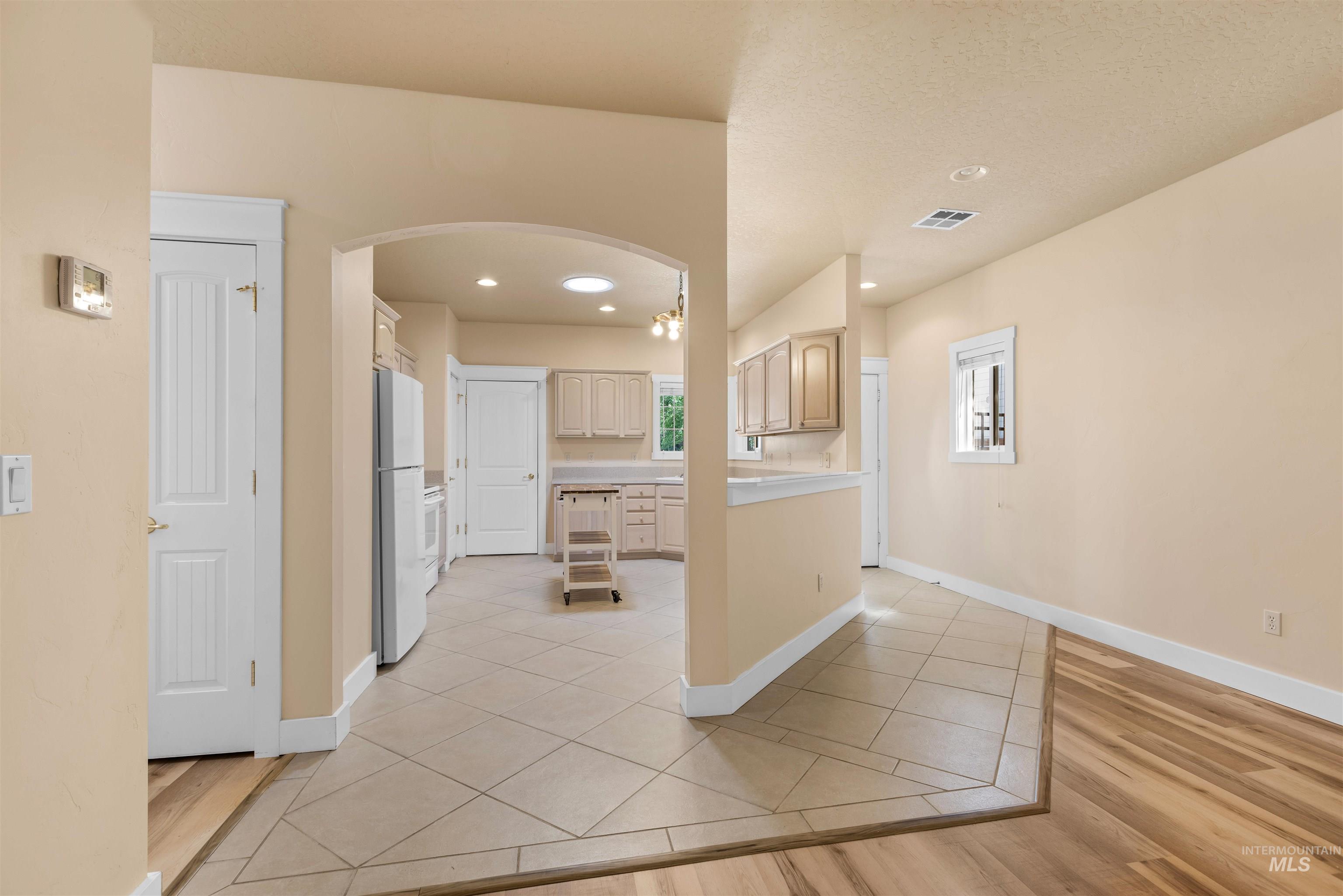 6201 W Geneva Street, Boise, Idaho 83703, 2 Bedrooms, 2 Bathrooms, Residential For Sale, Price $449,000,MLS 98988884
