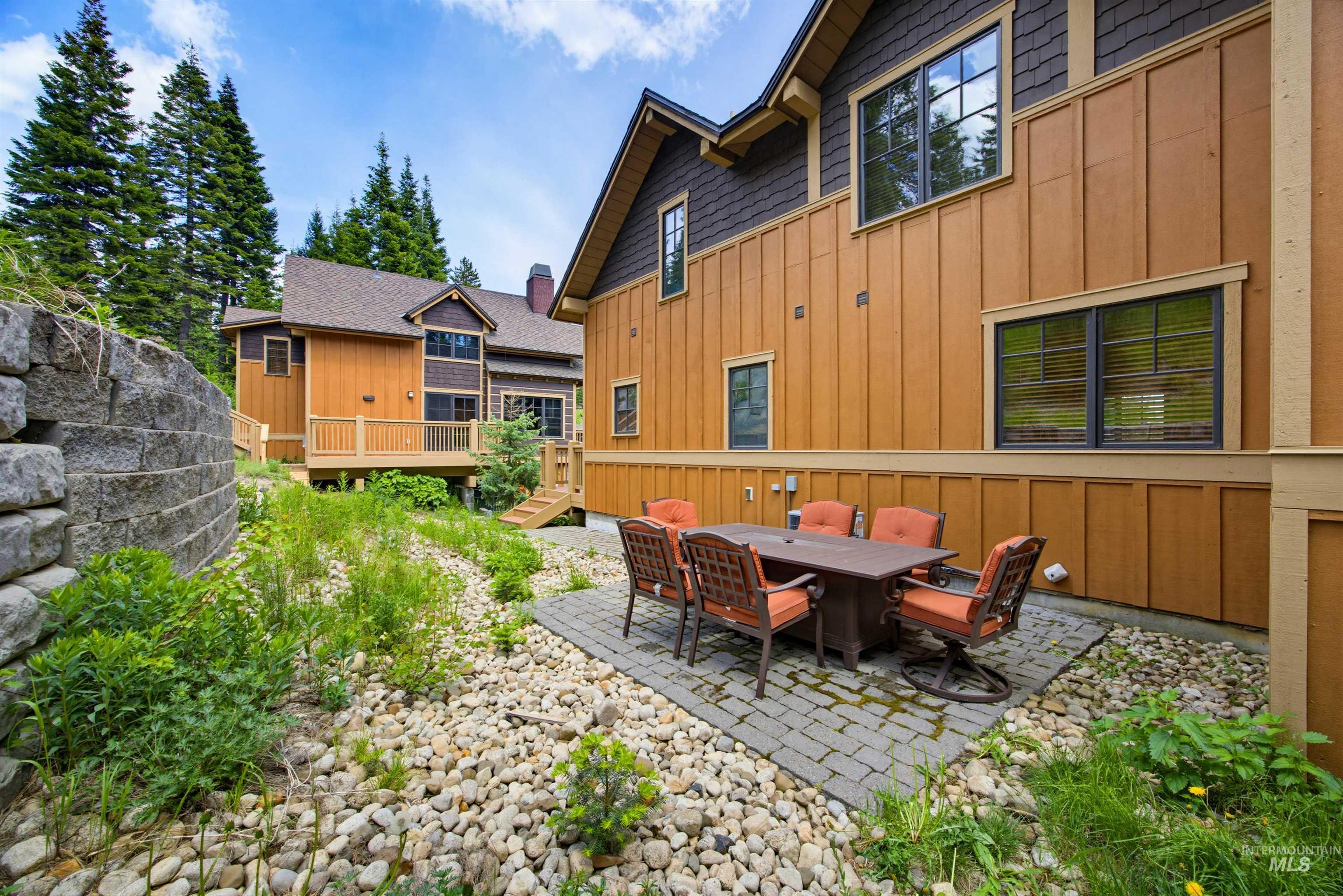 106 Golden Bar Ct, Donnelly, Idaho 83615, 3 Bedrooms, 3.5 Bathrooms, Residential For Sale, Price $1,298,000,MLS 98988888
