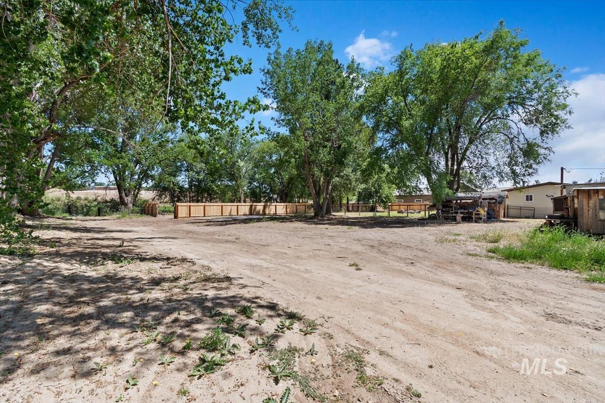 1780 Sand Hollow Rd, Caldwell, Idaho 83607, 3 Bedrooms, 2 Bathrooms, Residential For Sale, Price $325,000, 98988889