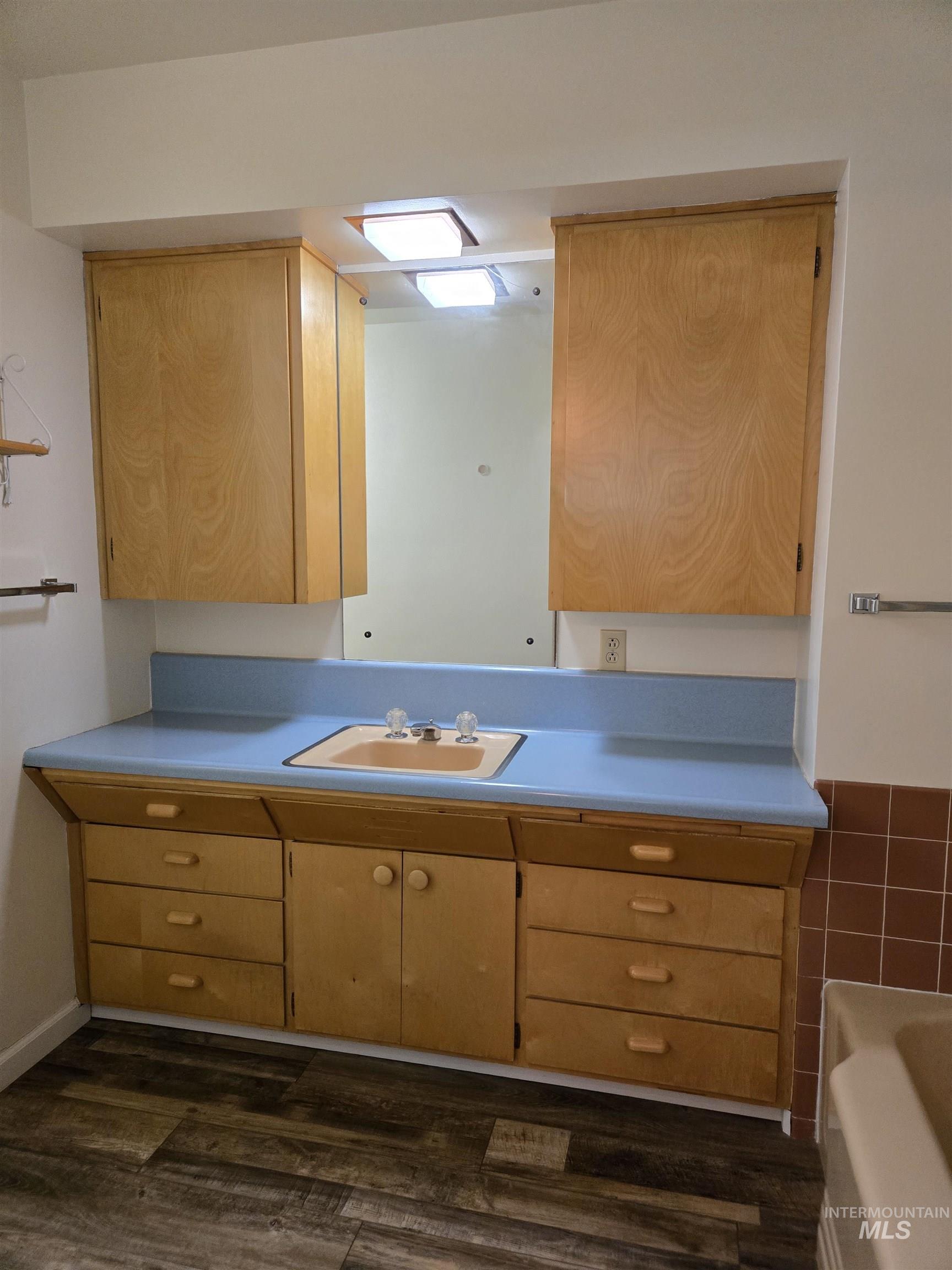 1235 SW 2nd Ave, Ontario, Oregon 97914, 3 Bedrooms, 3 Bathrooms, Residential For Sale, Price $387,500,MLS 98988893