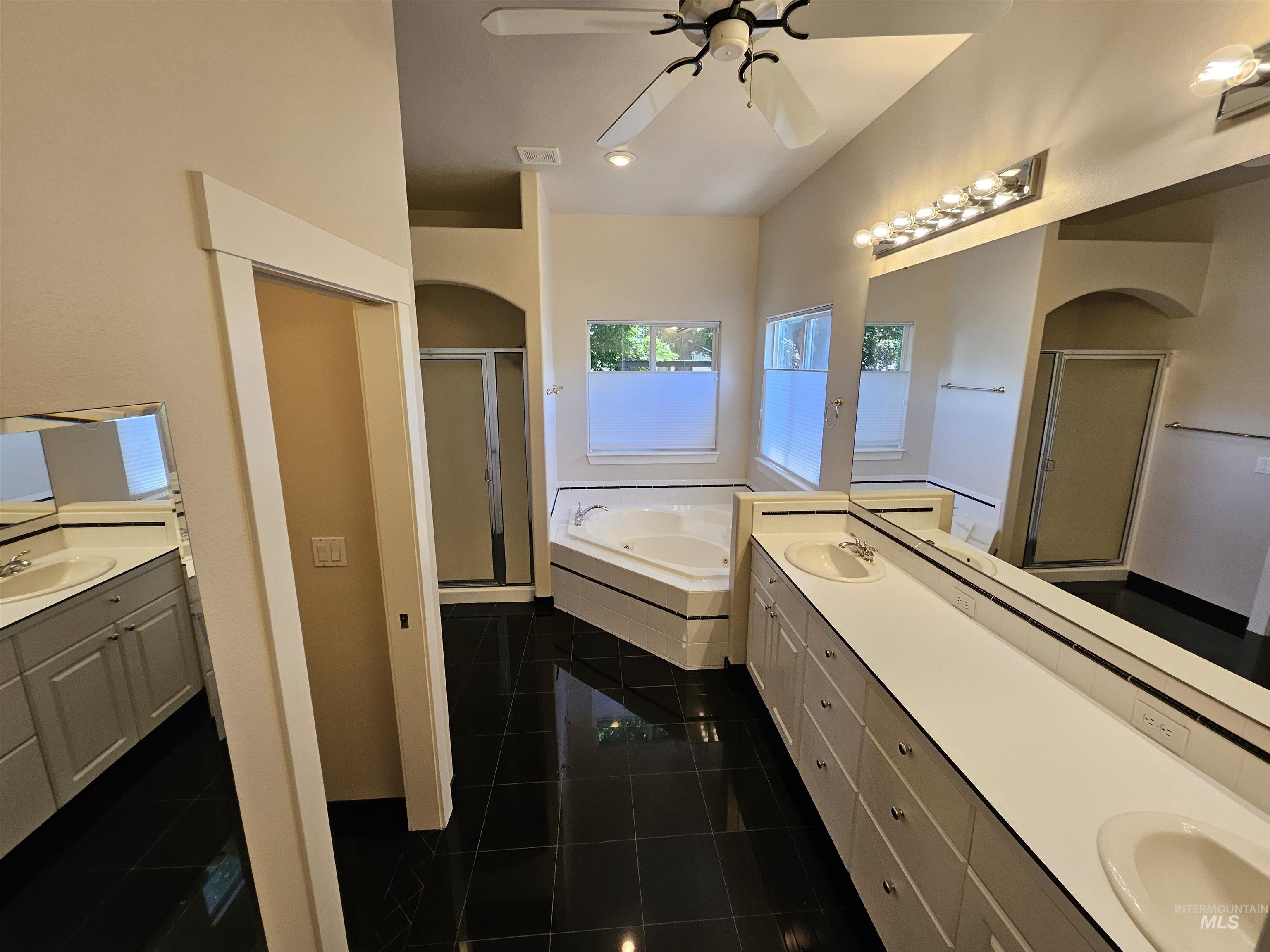 1964 E Summercove Dr, Meridian, Idaho 83646, 4 Bedrooms, 3.5 Bathrooms, Residential For Sale, Price $865,000, 98988901