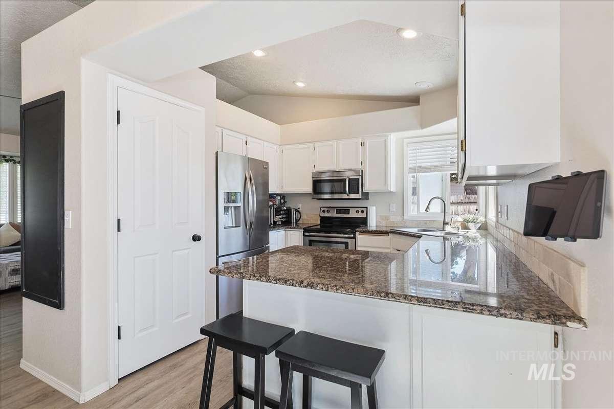 2052 N Citrus, Boise, Idaho 83713, 3 Bedrooms, 2 Bathrooms, Residential For Sale, Price $449,000,MLS 98988905
