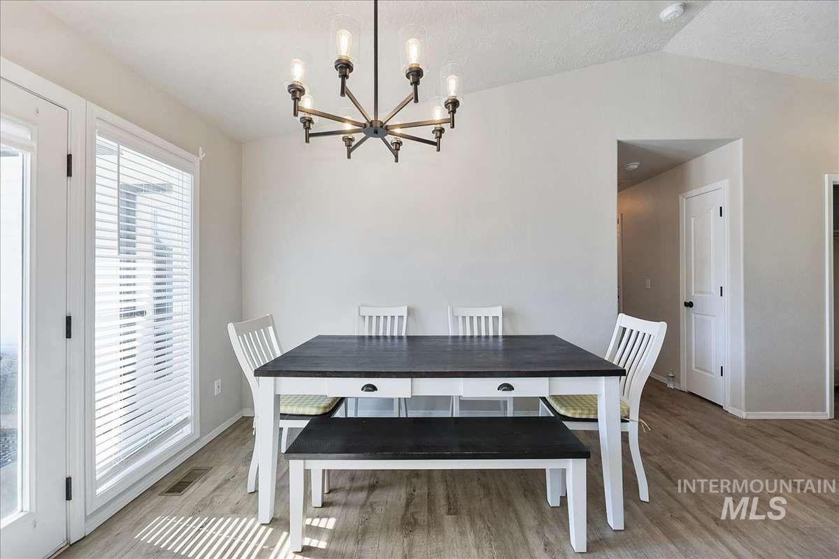2052 N Citrus, Boise, Idaho 83713, 3 Bedrooms, 2 Bathrooms, Residential For Sale, Price $449,000,MLS 98988905