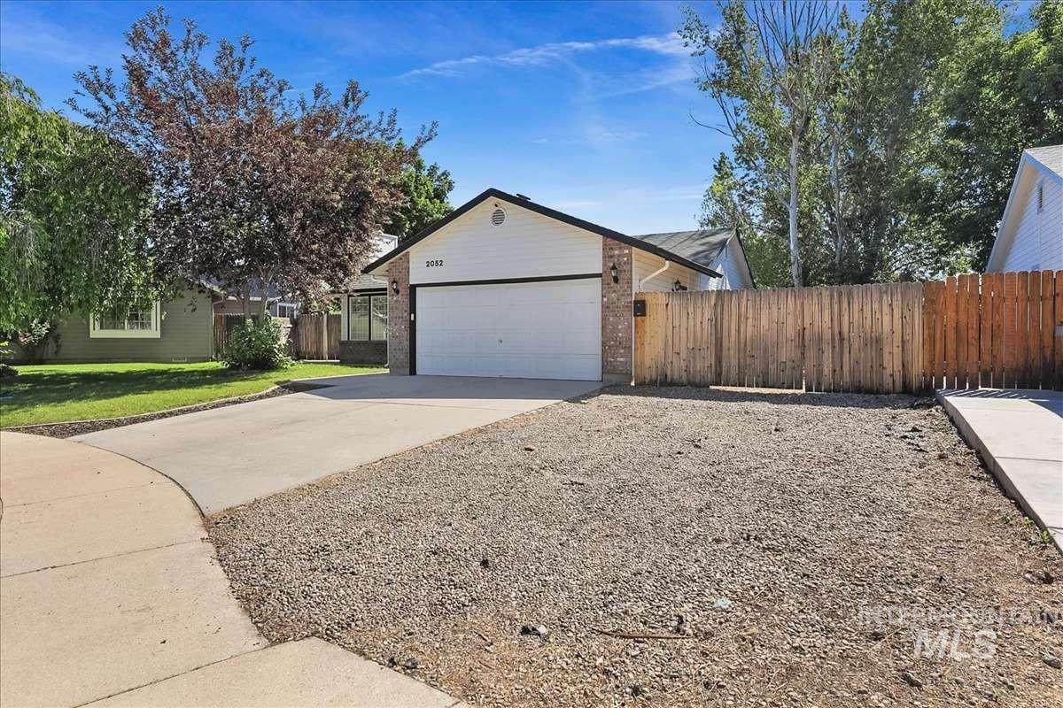 2052 N Citrus, Boise, Idaho 83713, 3 Bedrooms, 2 Bathrooms, Residential For Sale, Price $449,000,MLS 98988905