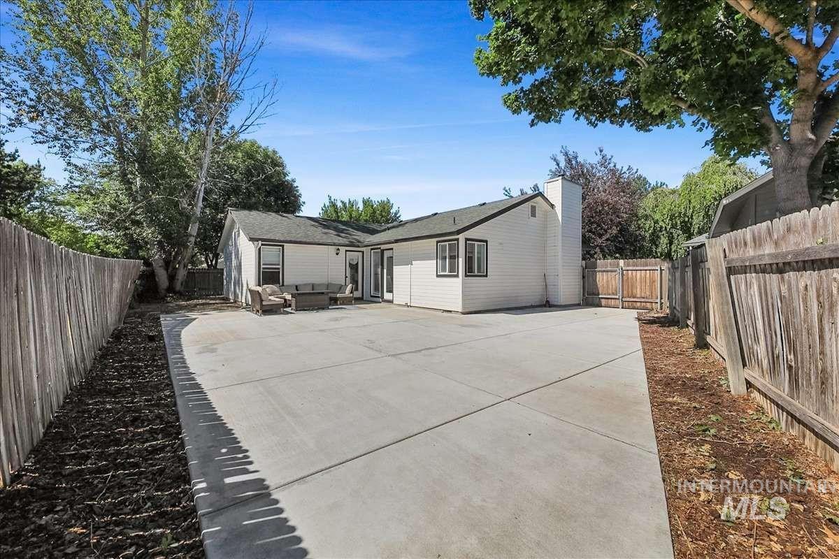 2052 N Citrus, Boise, Idaho 83713, 3 Bedrooms, 2 Bathrooms, Residential For Sale, Price $449,000,MLS 98988905