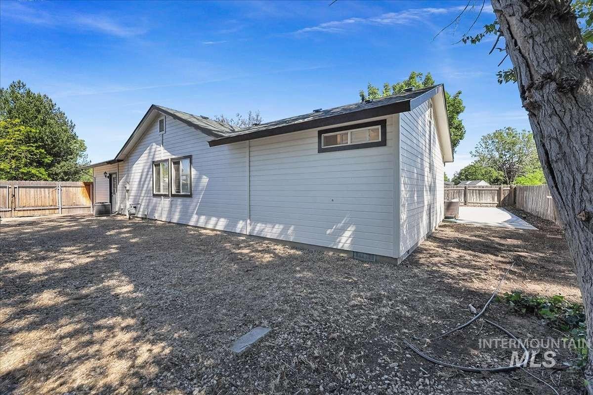 2052 N Citrus, Boise, Idaho 83713, 3 Bedrooms, 2 Bathrooms, Residential For Sale, Price $449,000,MLS 98988905