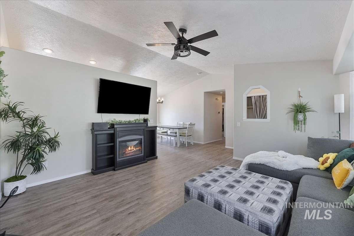 2052 N Citrus, Boise, Idaho 83713, 3 Bedrooms, 2 Bathrooms, Residential For Sale, Price $449,000,MLS 98988905