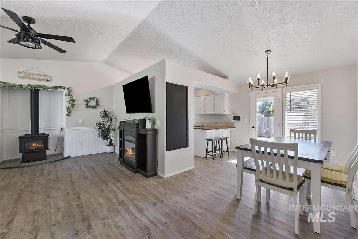 2052 N Citrus, Boise, Idaho 83713, 3 Bedrooms, 2 Bathrooms, Residential For Sale, Price $449,000,MLS 98988905
