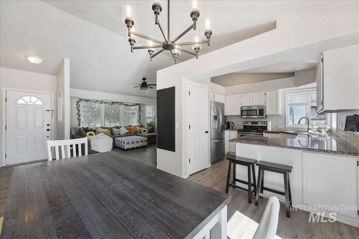 2052 N Citrus, Boise, Idaho 83713, 3 Bedrooms, 2 Bathrooms, Residential For Sale, Price $449,000,MLS 98988905
