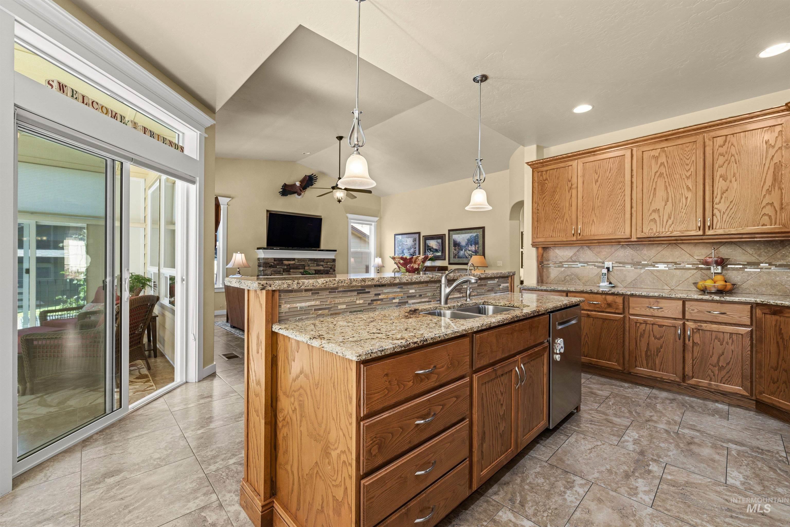 18872 N Streams Edge Pl, Boise, Idaho 83714, 4 Bedrooms, 2.5 Bathrooms, Residential For Sale, Price $699,000,MLS 98988906