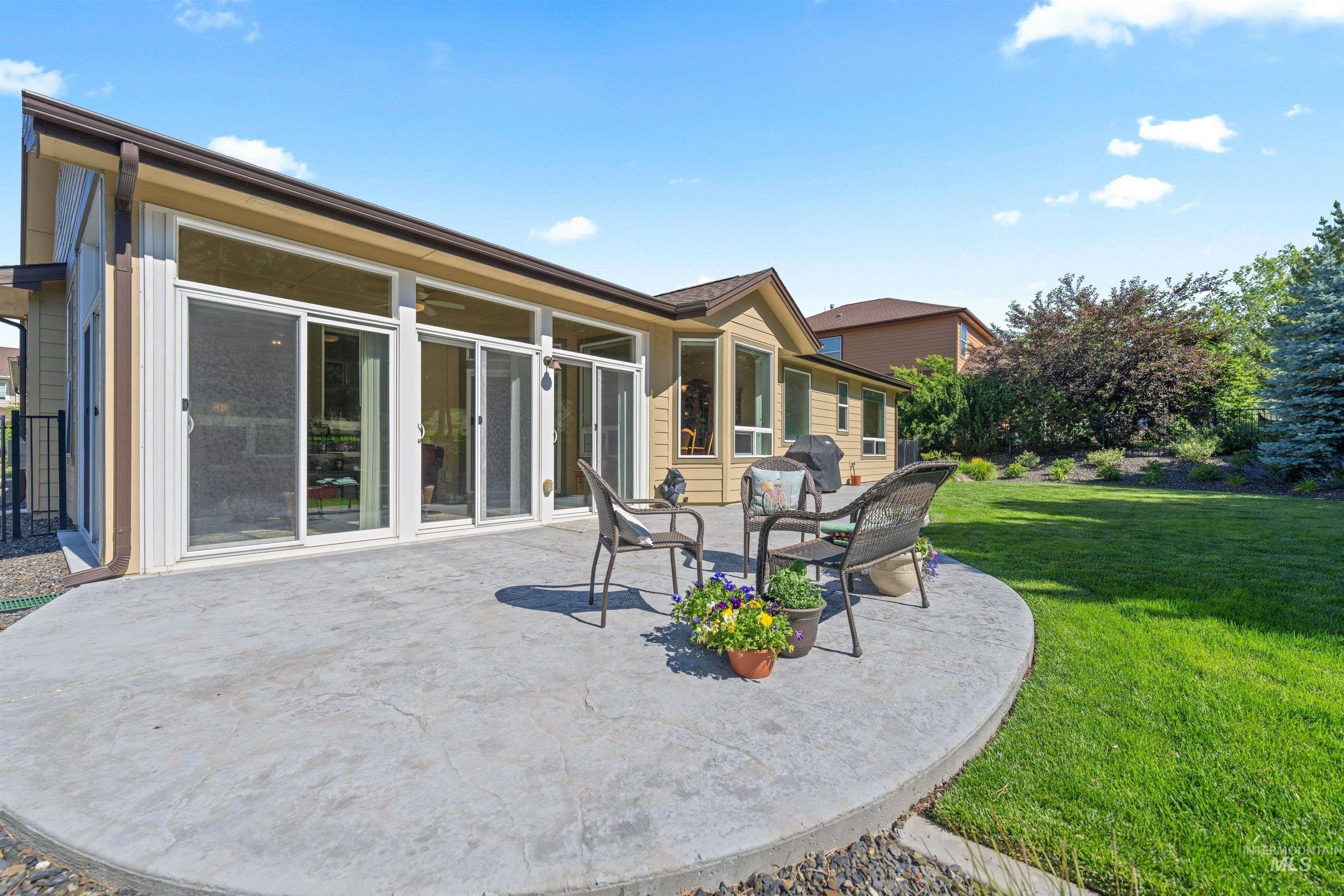 18872 N Streams Edge Pl, Boise, Idaho 83714, 4 Bedrooms, 2.5 Bathrooms, Residential For Sale, Price $699,000,MLS 98988906