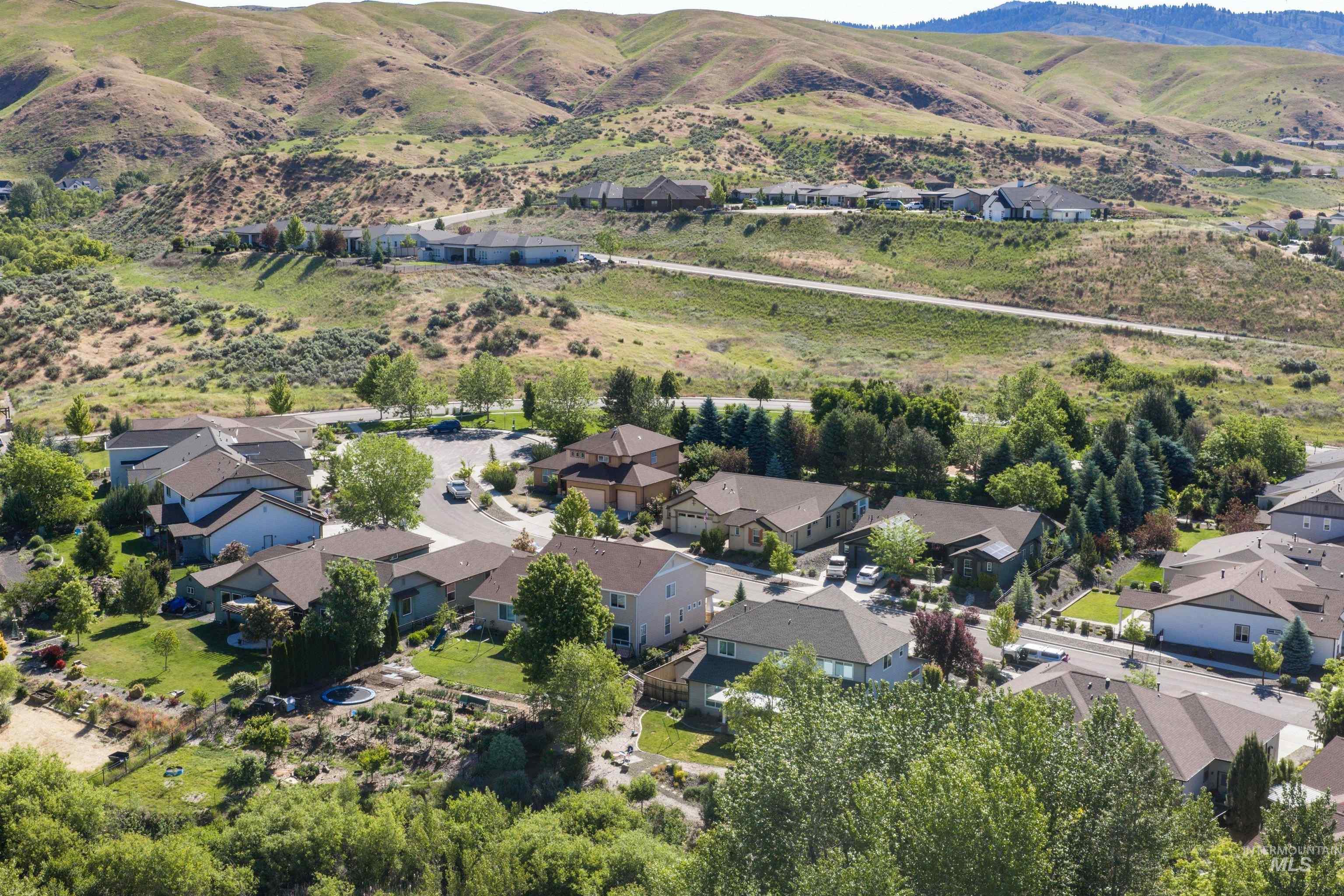 18872 N Streams Edge Pl, Boise, Idaho 83714, 4 Bedrooms, 2.5 Bathrooms, Residential For Sale, Price $699,000,MLS 98988906