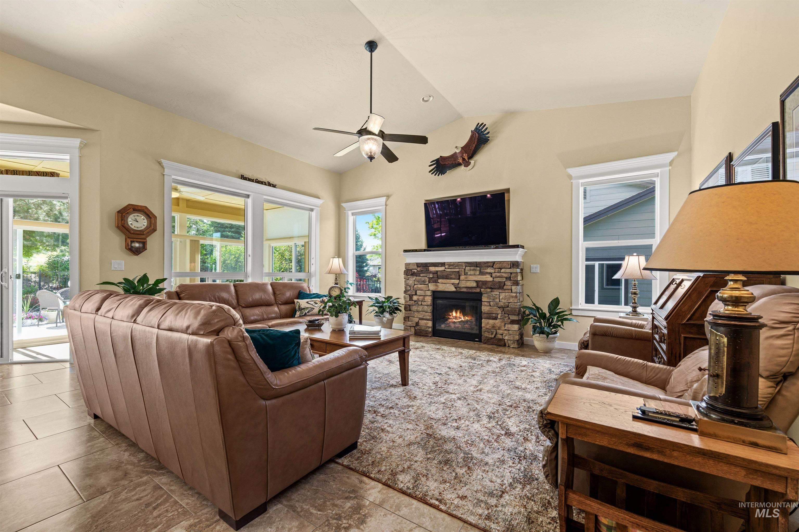 18872 N Streams Edge Pl, Boise, Idaho 83714, 4 Bedrooms, 2.5 Bathrooms, Residential For Sale, Price $699,000,MLS 98988906