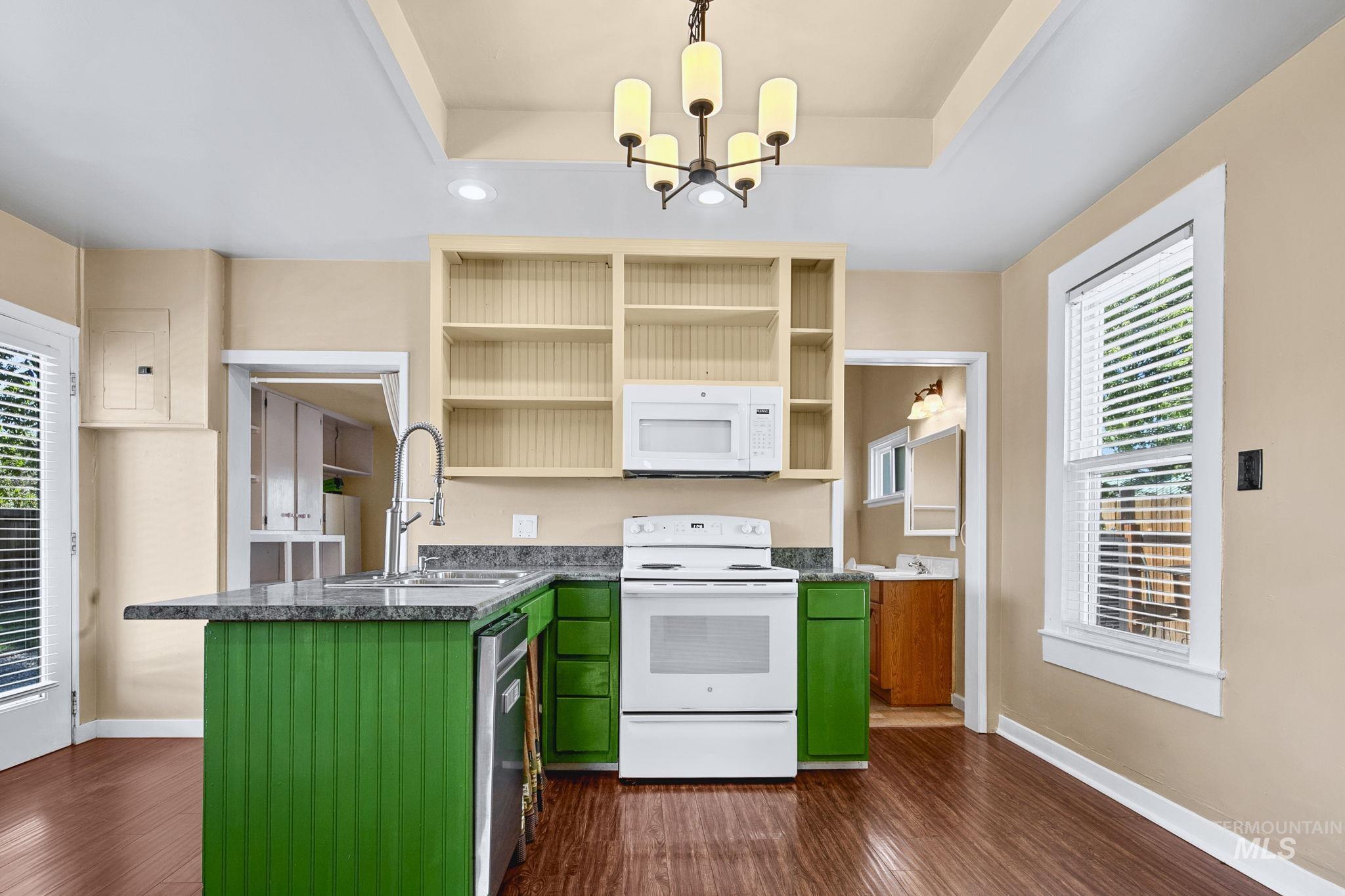 819 E Main St, Emmett, Idaho 83617, 2 Bedrooms, 1 Bathroom, Residential For Sale, Price $319,900, 98988911