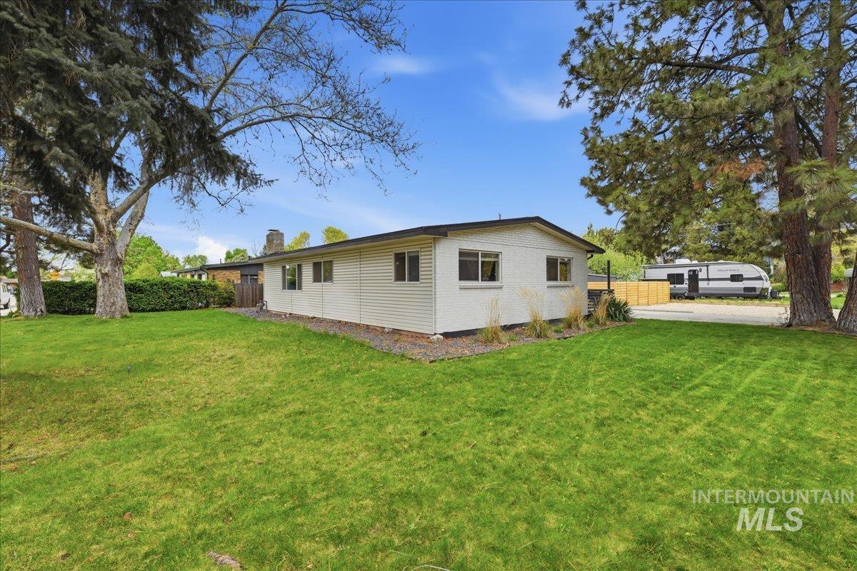 2031 S Cinebar, Boise, Idaho 83709, 3 Bedrooms, 2 Bathrooms, Residential For Sale, Price $479,900, 98988916