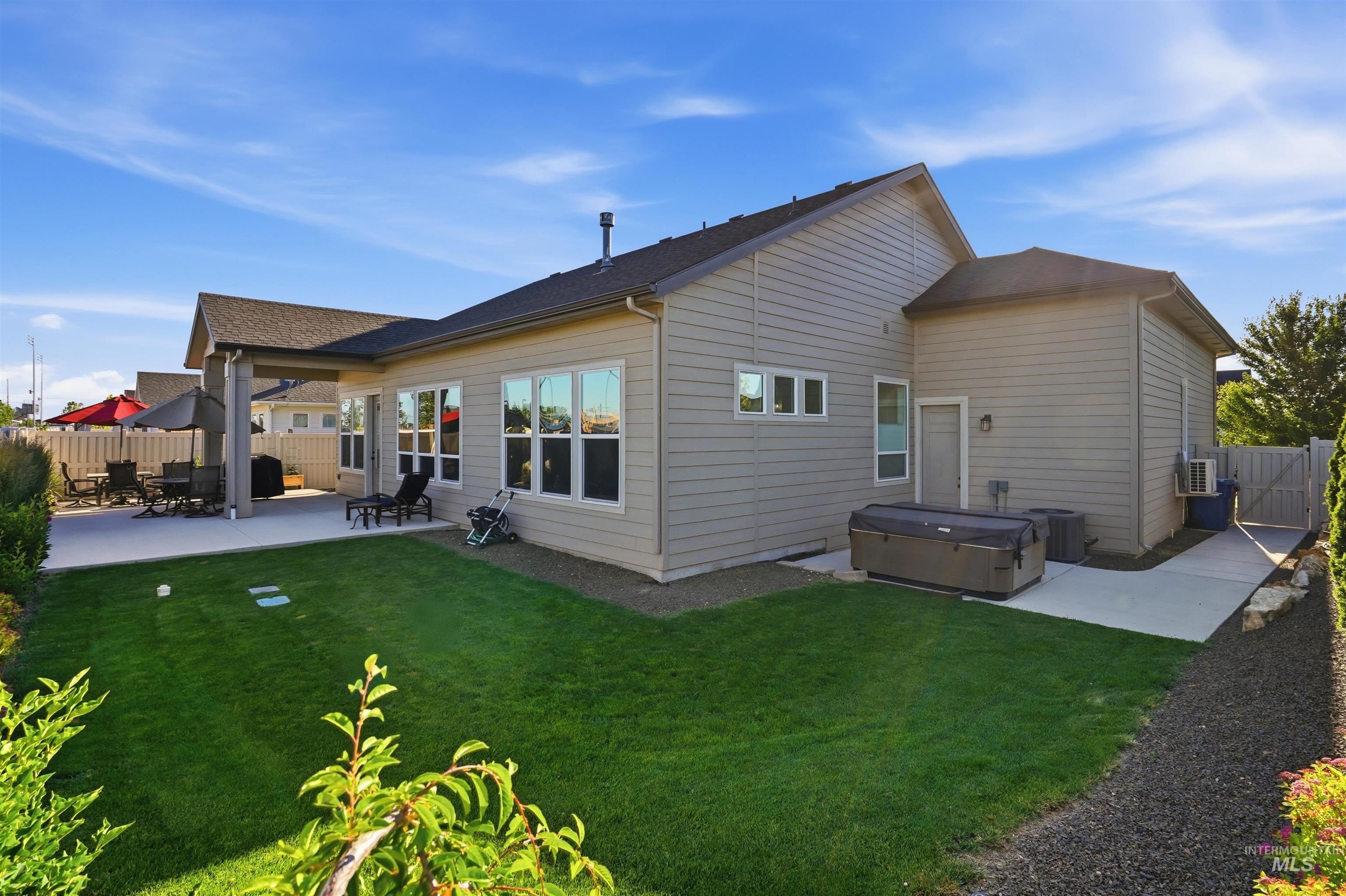 1669 Loch Ness Ave, Middleton, Idaho 83644, 3 Bedrooms, 2 Bathrooms, Residential For Sale, Price $585,000, 98988924