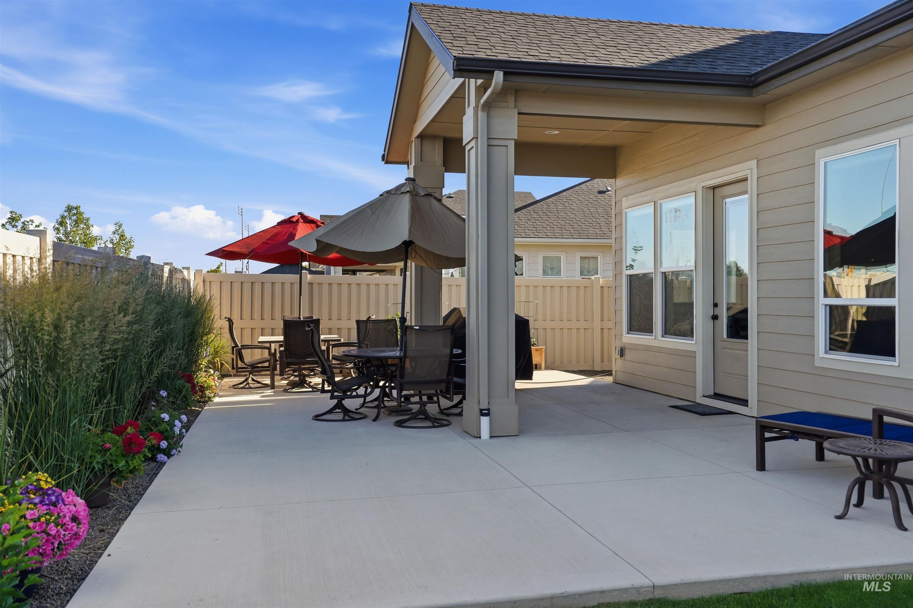 1669 Loch Ness Ave, Middleton, Idaho 83644, 3 Bedrooms, 2 Bathrooms, Residential For Sale, Price $585,000, 98988924