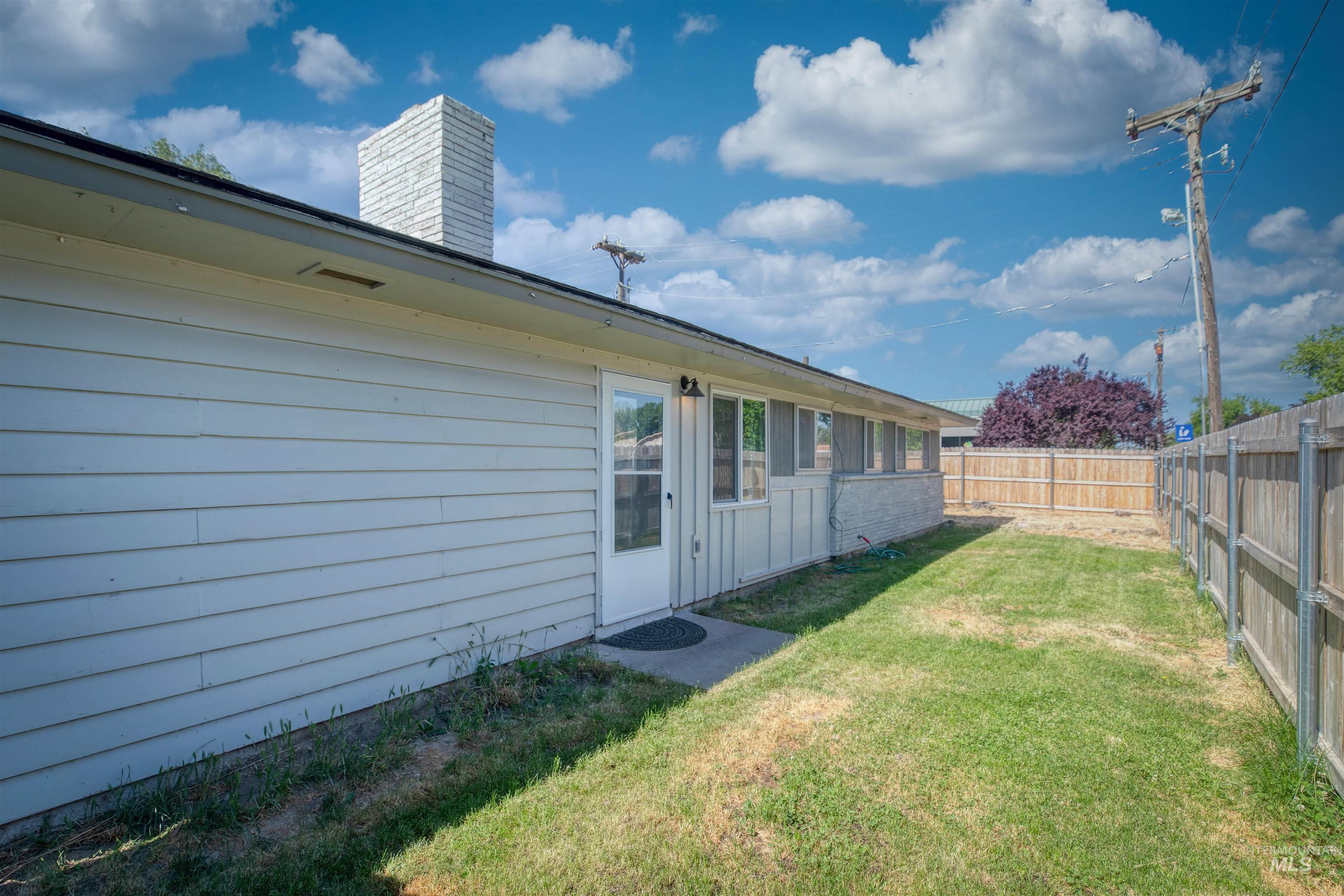 521 N 11th E, Mountain Home, Idaho 83647, 3 Bedrooms, 2 Bathrooms, Residential For Sale, Price $325,000, 98988927