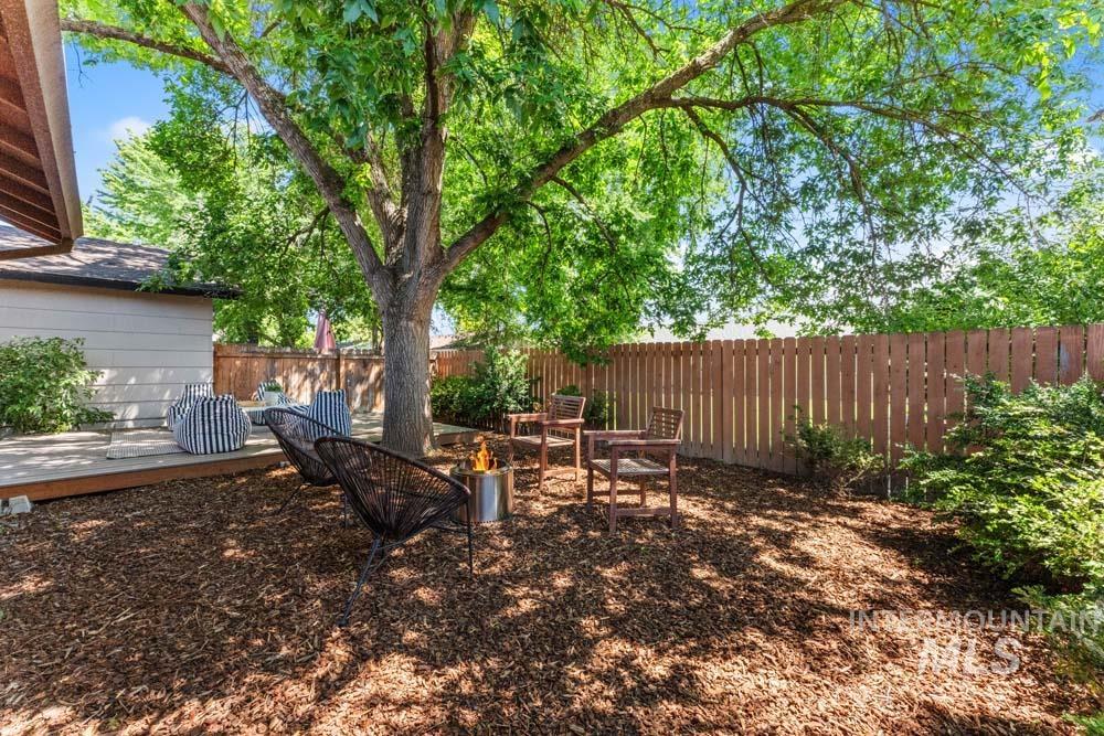 7061 Gillis Dr, Boise, Idaho 83714-2469, 2 Bedrooms, 1 Bathroom, Residential For Sale, Price $389,900, 98988932