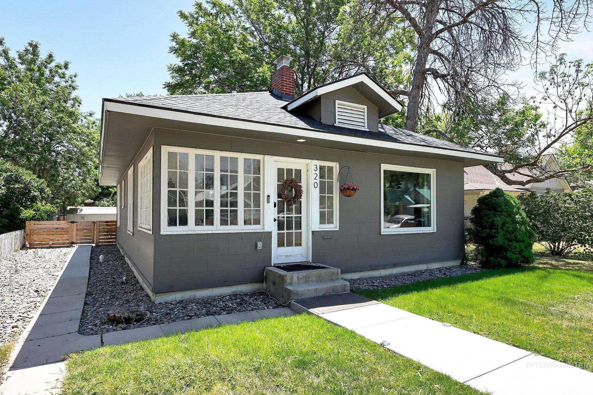 320 18th Ave S, Nampa, Idaho 83651, 2 Bedrooms, 1 Bathroom, Residential For Sale, Price $315,000, 98988937