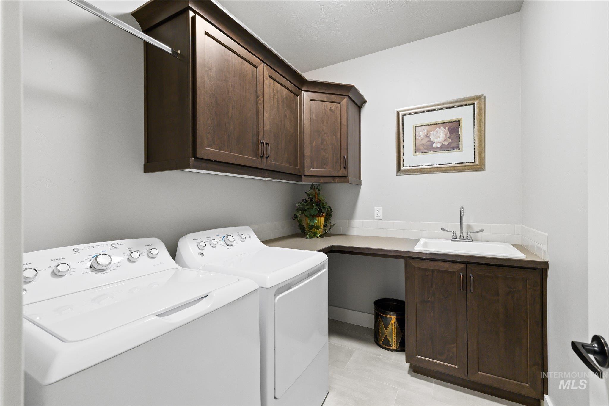 145 S Rivermist Ave, Star, Idaho 83669, 4 Bedrooms, 2.5 Bathrooms, Residential For Sale, Price $1,056,000,MLS 98988941