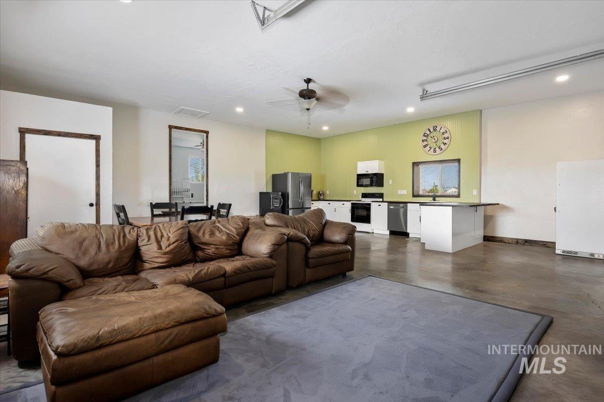161 E 200 N, Fairfield, Idaho 83327, 2 Bedrooms, 1 Bathroom, Residential For Sale, Price $449,000,MLS 98988944