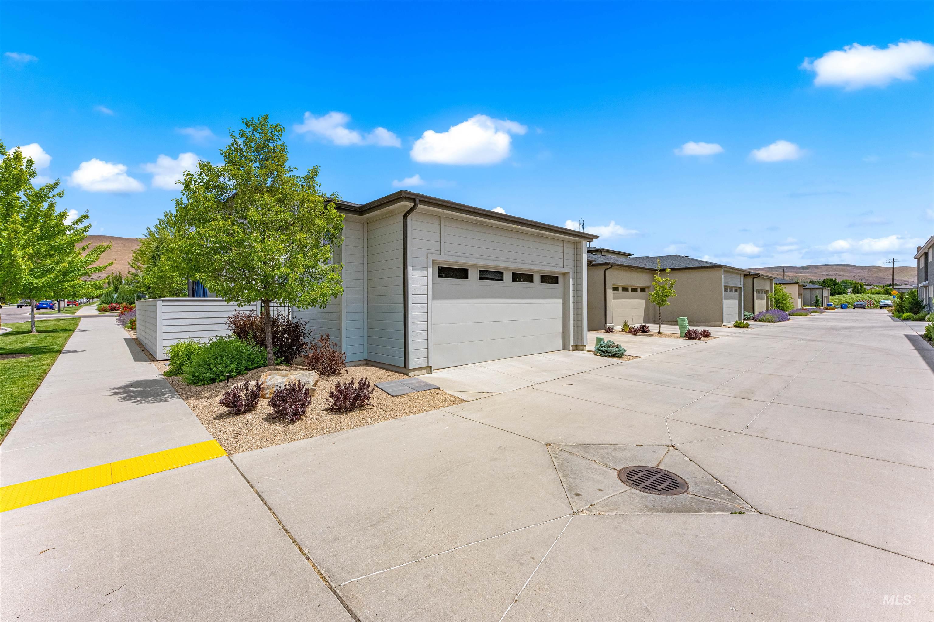 4453 E Parkcenter Blvd, Boise, Idaho 83716, 3 Bedrooms, 2.5 Bathrooms, Residential For Sale, Price $710,000, 98988945