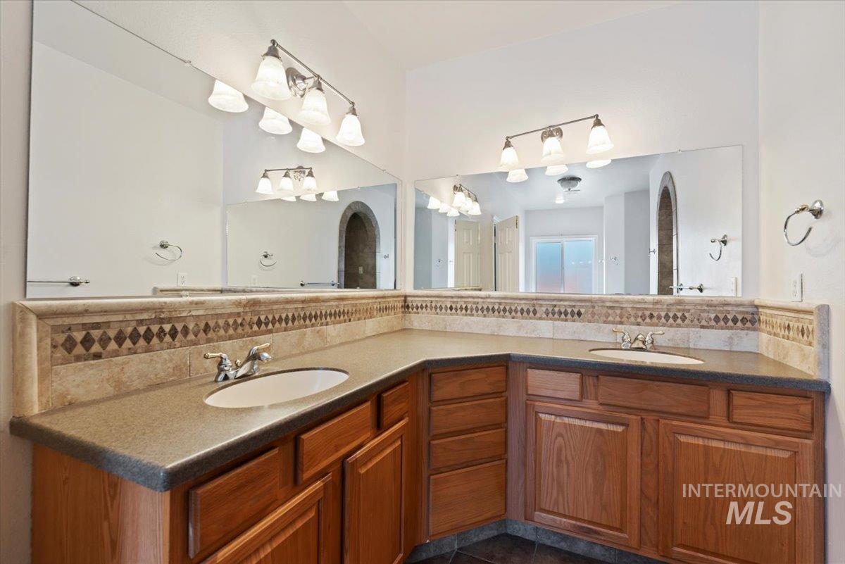 2164 NE Onati Ave, Mountain Home, Idaho 83647, 4 Bedrooms, 3.5 Bathrooms, Residential For Sale, Price $679,900, 98988949