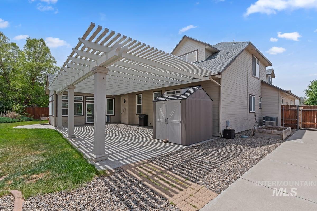 2164 NE Onati Ave, Mountain Home, Idaho 83647, 4 Bedrooms, 3.5 Bathrooms, Residential For Sale, Price $679,900, 98988949