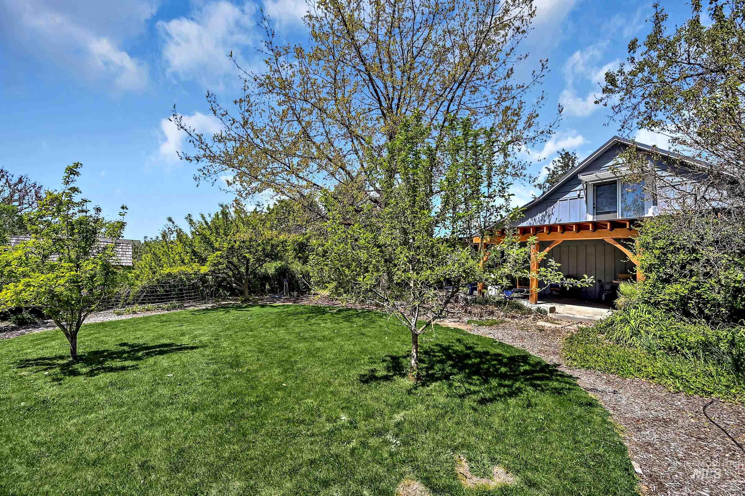 5205 W Hill Rd, Boise, Idaho 83703-3524, 3 Bedrooms, 2 Bathrooms, Residential For Sale, Price $965,500, 98988954