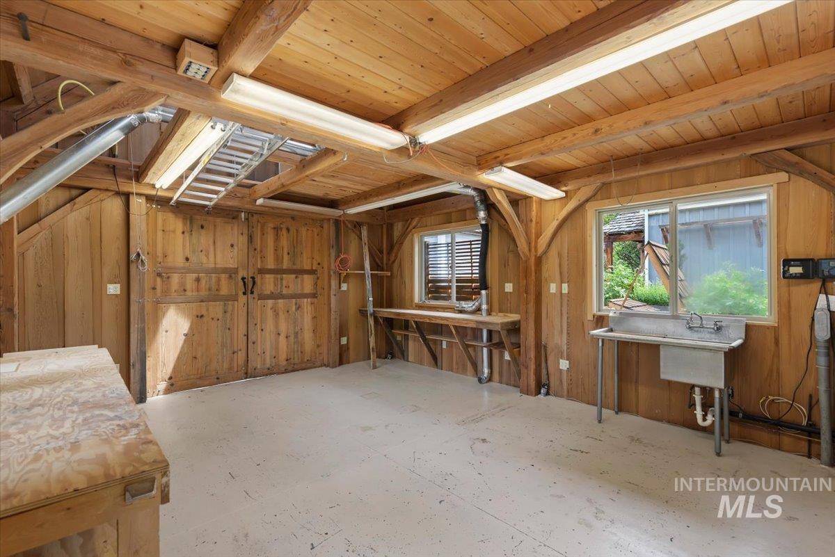 5205 W Hill Rd, Boise, Idaho 83703-3524, 3 Bedrooms, 2 Bathrooms, Residential For Sale, Price $965,500, 98988954