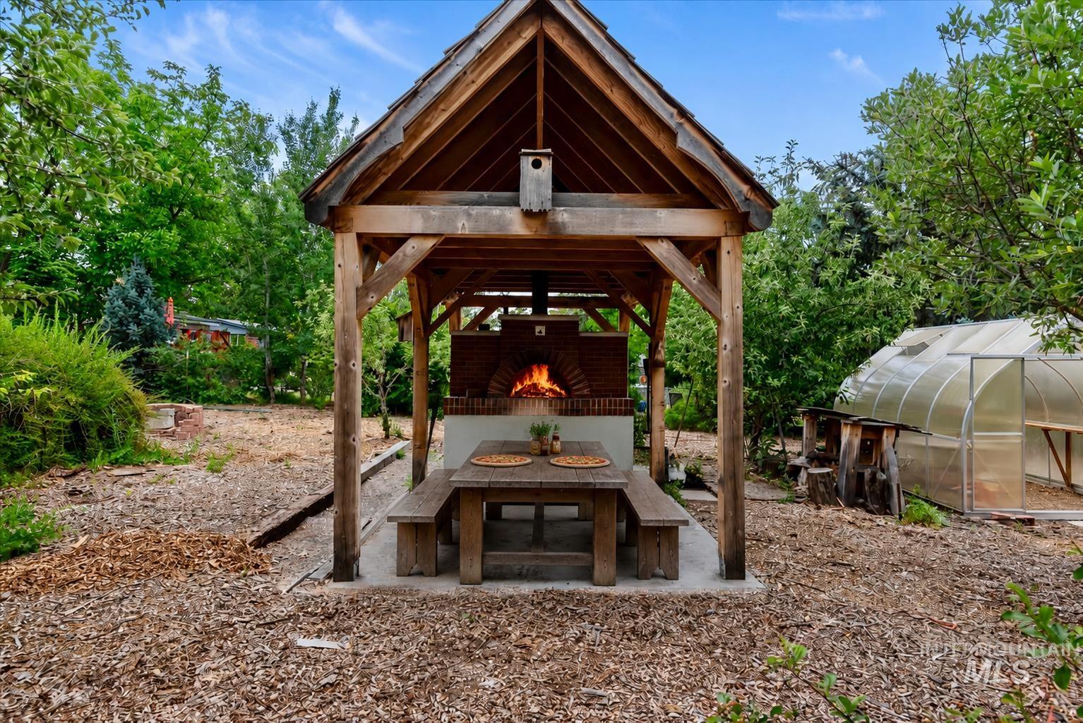5205 W Hill Rd, Boise, Idaho 83703-3524, 3 Bedrooms, 2 Bathrooms, Residential For Sale, Price $965,500, 98988954