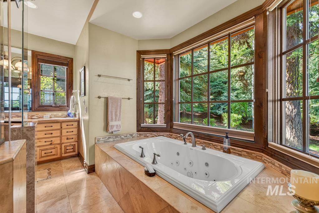 1426 Club Hill Rd, McCall, Idaho 83638, 4 Bedrooms, 4 Bathrooms, Residential For Sale, Price $3,549,000,MLS 98988956