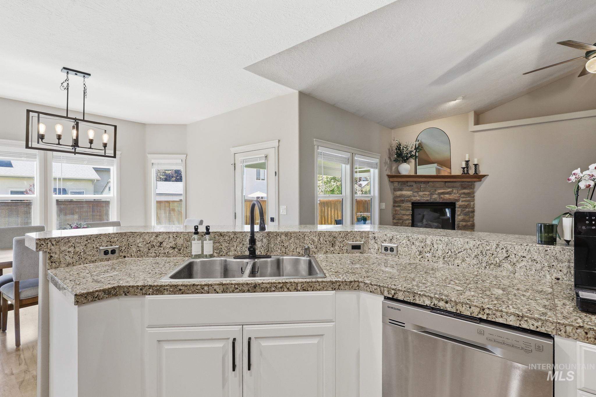 2157 W Ditch Creek Dr., Meridian, Idaho 83646, 4 Bedrooms, 3 Bathrooms, Residential For Sale, Price $625,000, 98988959