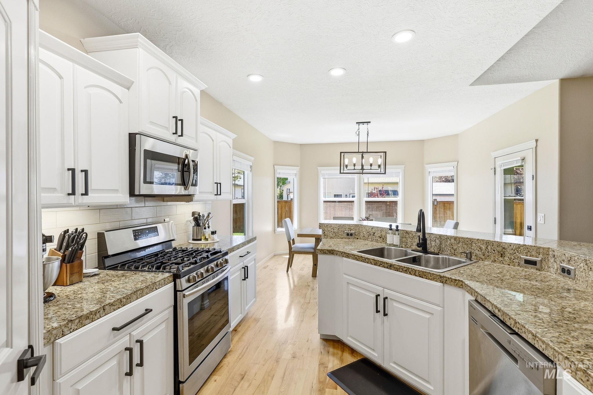 2157 W Ditch Creek Dr., Meridian, Idaho 83646, 4 Bedrooms, 3 Bathrooms, Residential For Sale, Price $625,000, 98988959