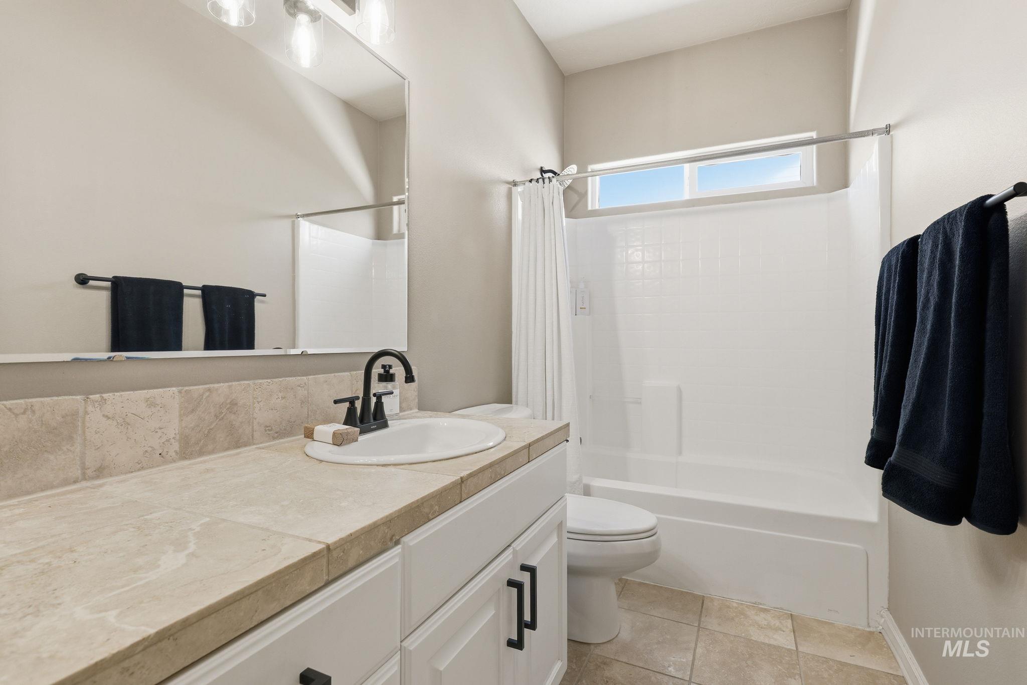 2157 W Ditch Creek Dr., Meridian, Idaho 83646, 4 Bedrooms, 3 Bathrooms, Residential For Sale, Price $625,000, 98988959