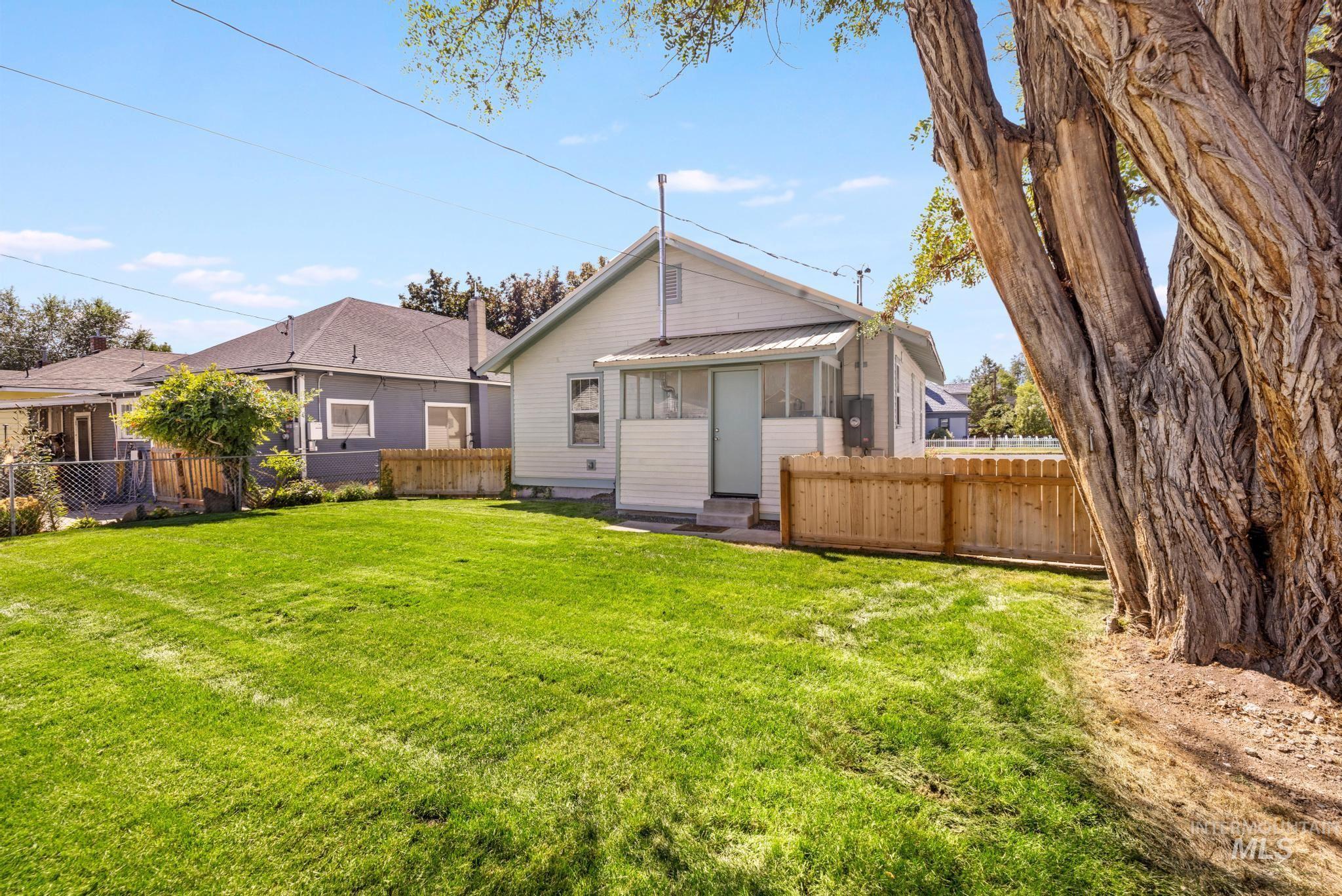252 7th Ave N, Twin Falls, Idaho 83301, 2 Bedrooms, 1 Bathroom, Residential For Sale, Price $335,000,MLS 98988990